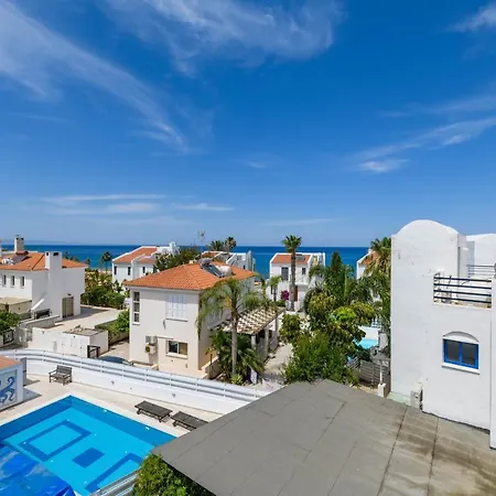 Sirena Beach Villa #31 *
